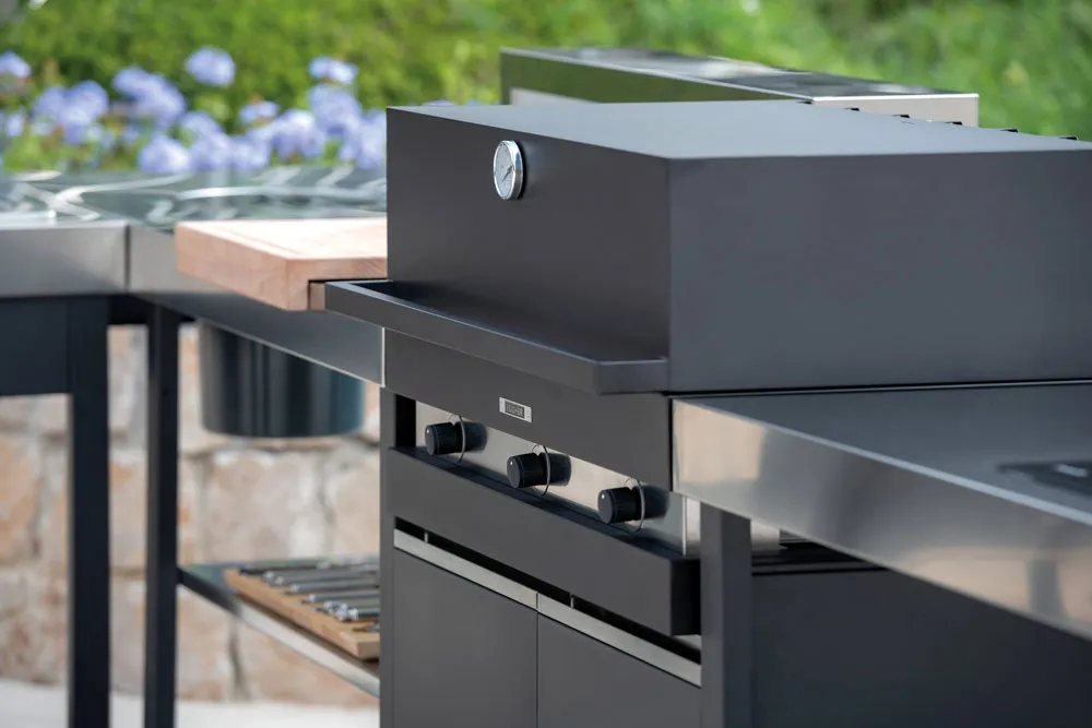 Fogher outdoor kitchen