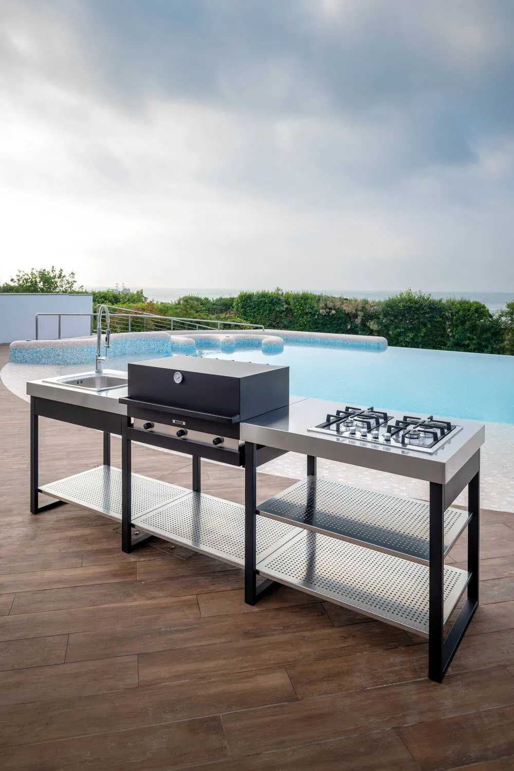 Fogher outdoor kitchen