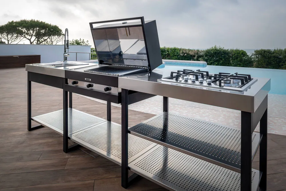 Fogher outdoor kitchen