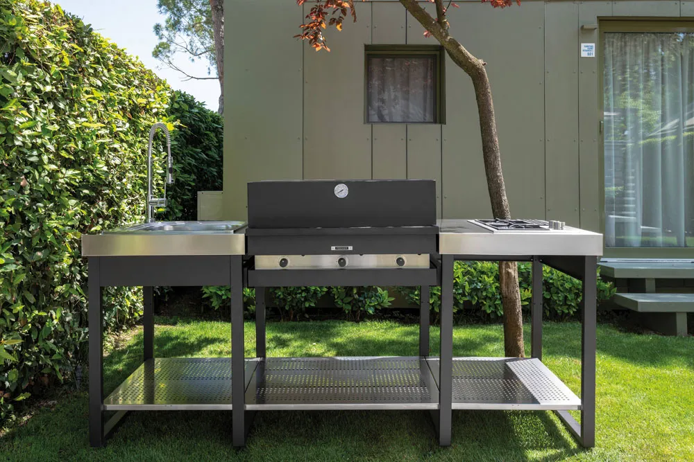 Fogher outdoor kitchen
