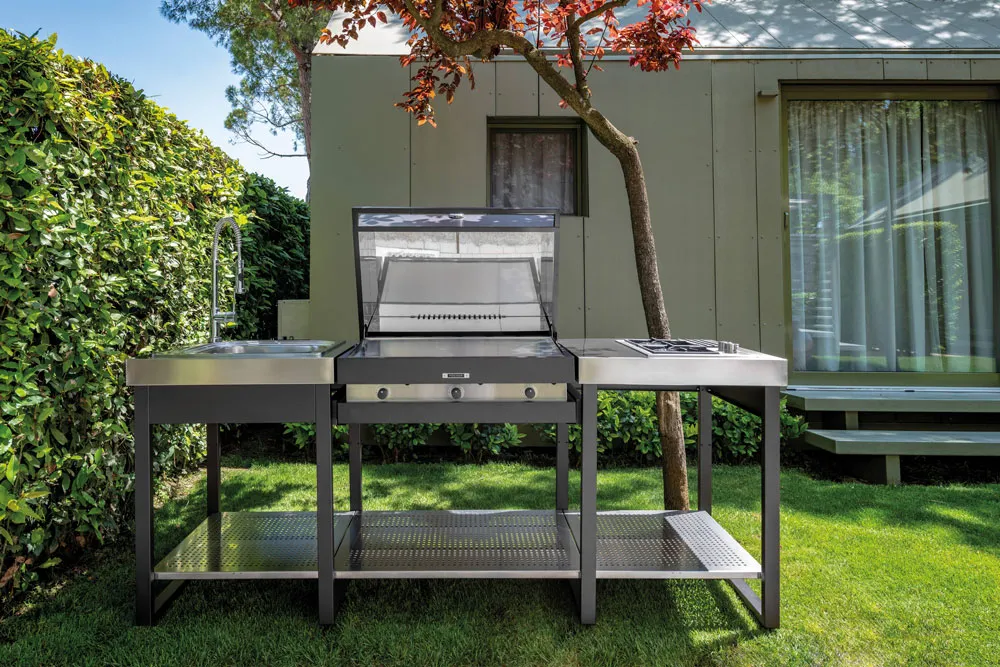 Fogher outdoor kitchen