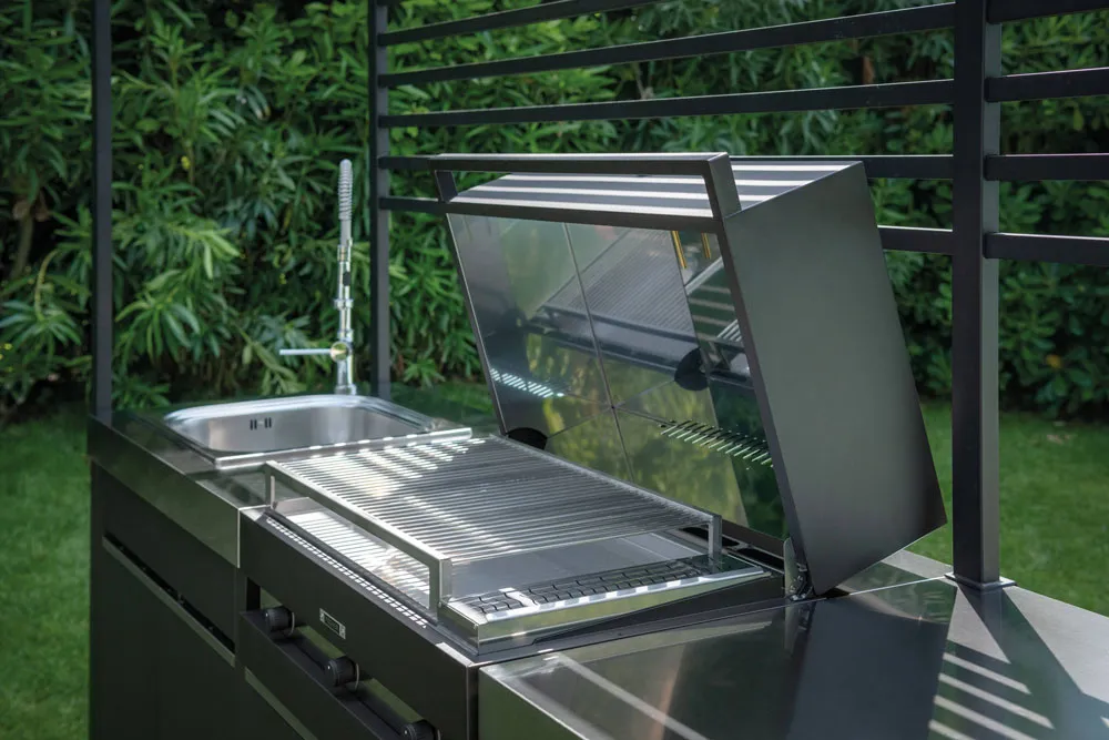 Fogher outdoor kitchen