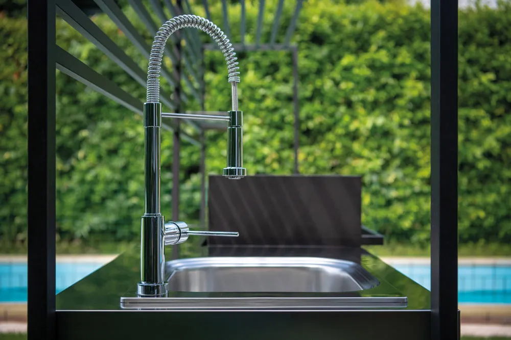 Fogher outdoor kitchen