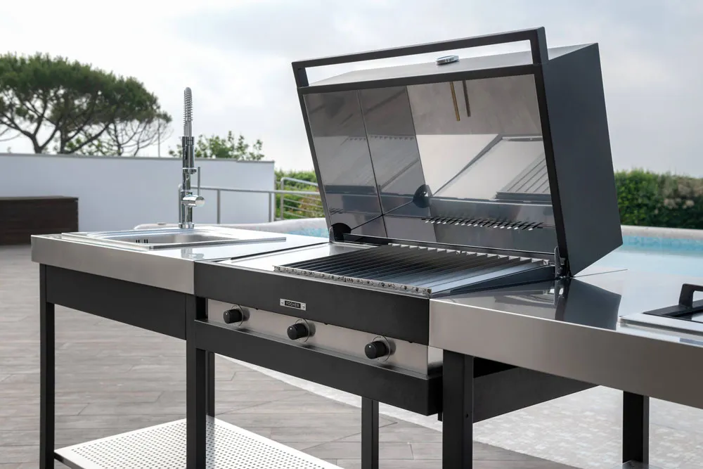 Fogher outdoor kitchen