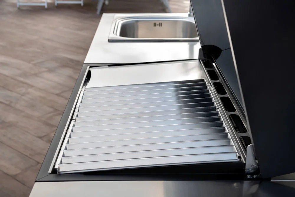 Fogher outdoor kitchen