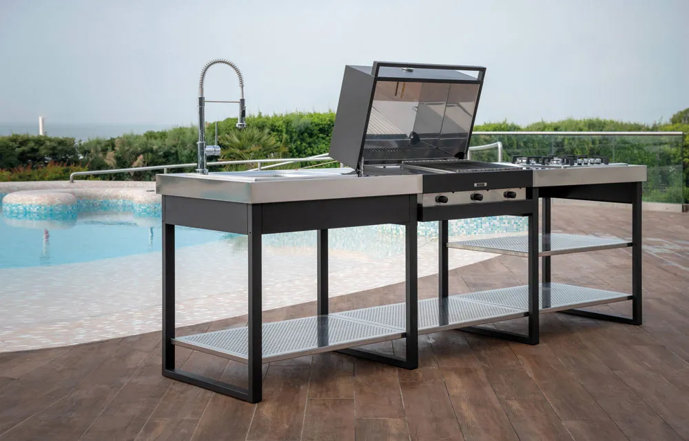 Fogher outdoor kitchen